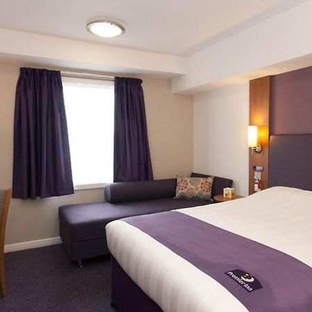Premier Inn Edinburgh Central Екстер'єр фото