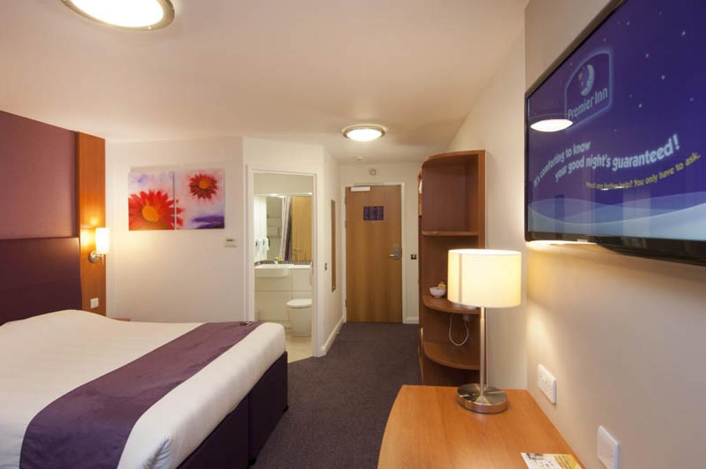 Premier Inn Edinburgh Central Екстер'єр фото